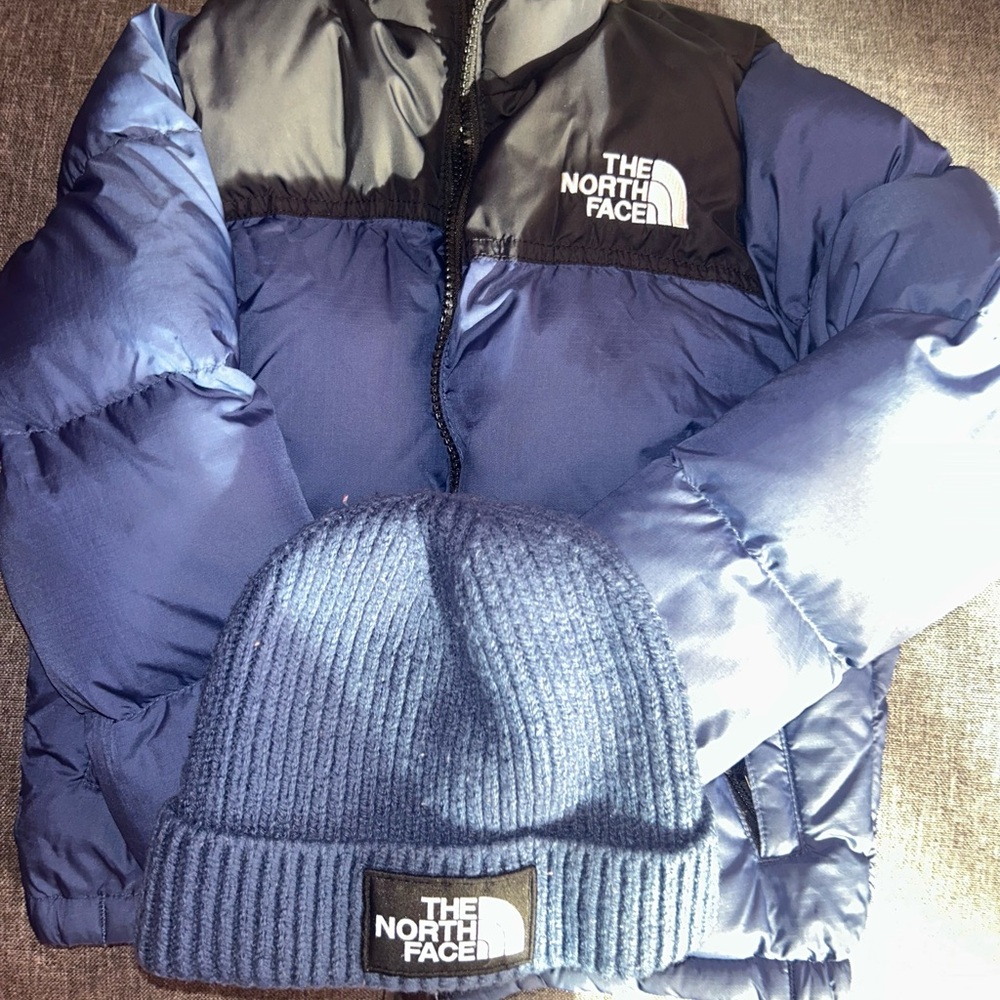 Toddler north face nupste and matching hat